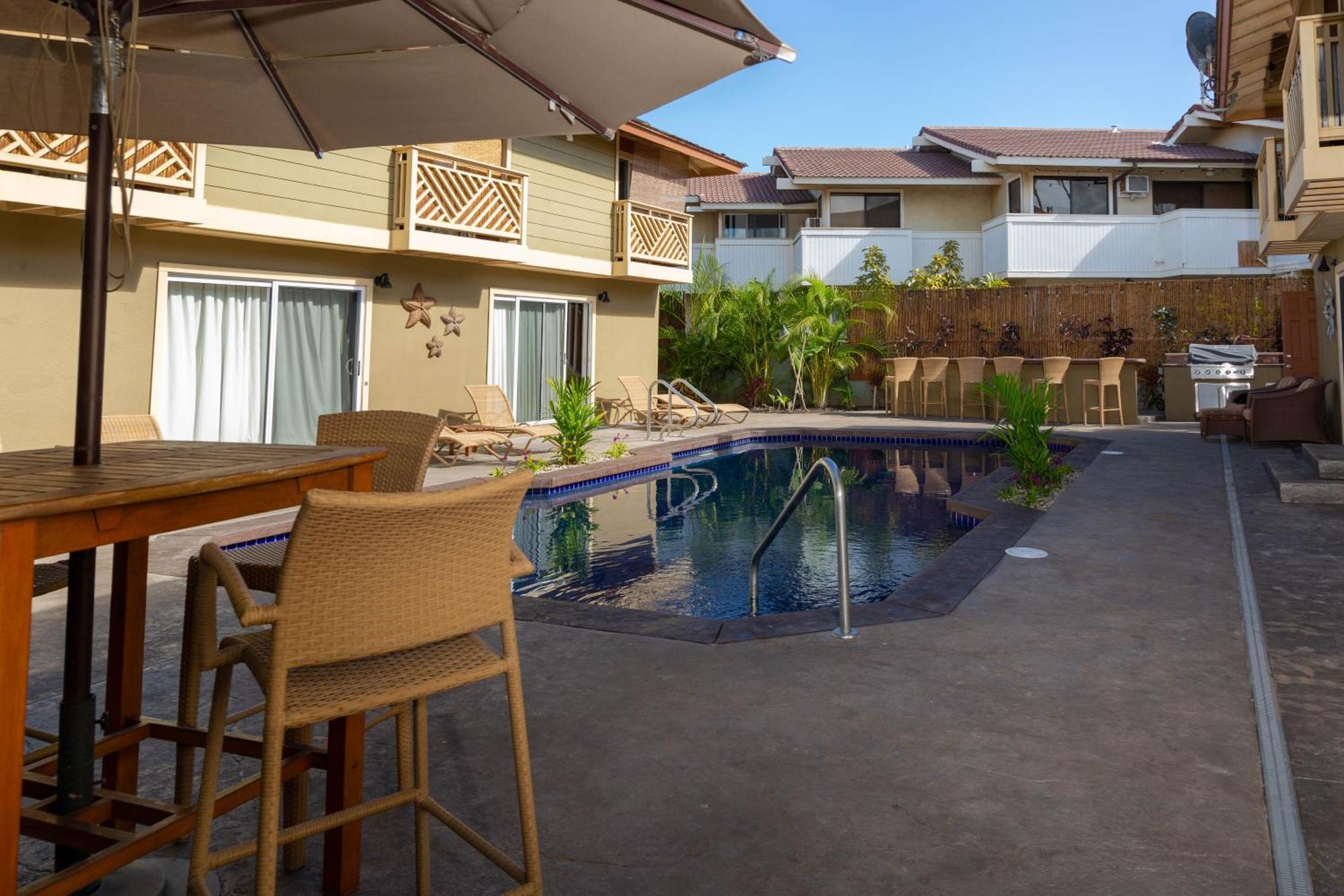Plumeria Suite, 2-Bedrooms, Sleeps 6, Pool & Bbq, Pre-Renovation Summer Sale Kihei Kültér fotó