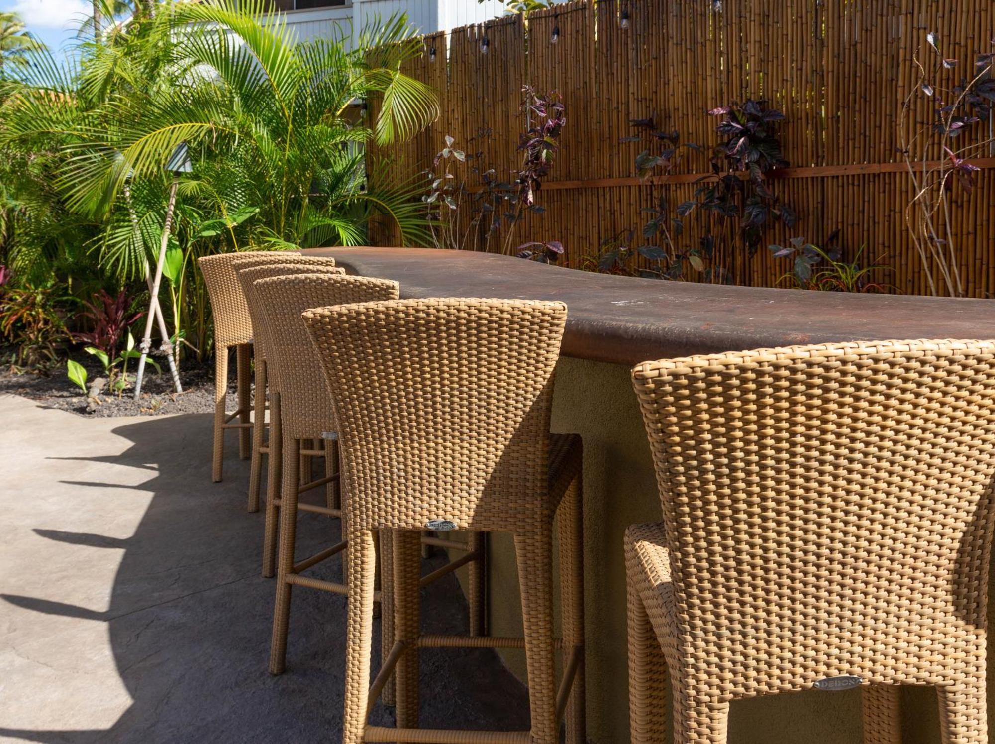 Plumeria Suite, 2-Bedrooms, Sleeps 6, Pool & Bbq, Pre-Renovation Summer Sale Kihei Kültér fotó